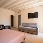 Maison Calcirelli Hotel