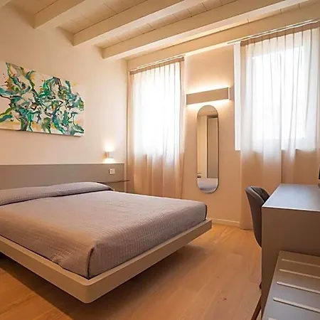 Maison Calcirelli Hotel *