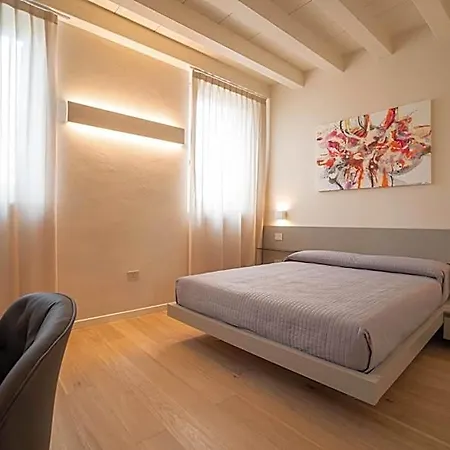 Maison Calcirelli Hotel *